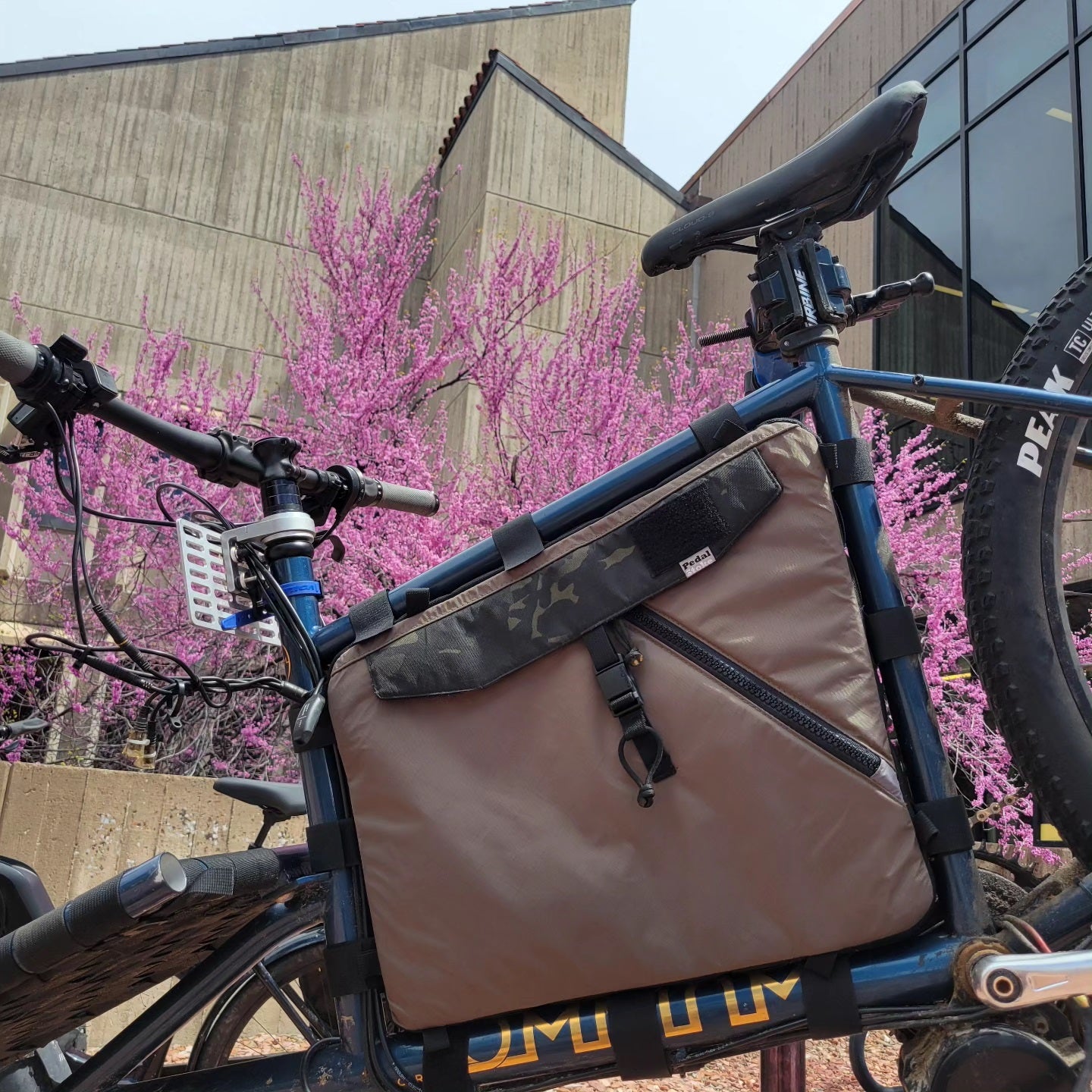 Custom Full-Frame Bag